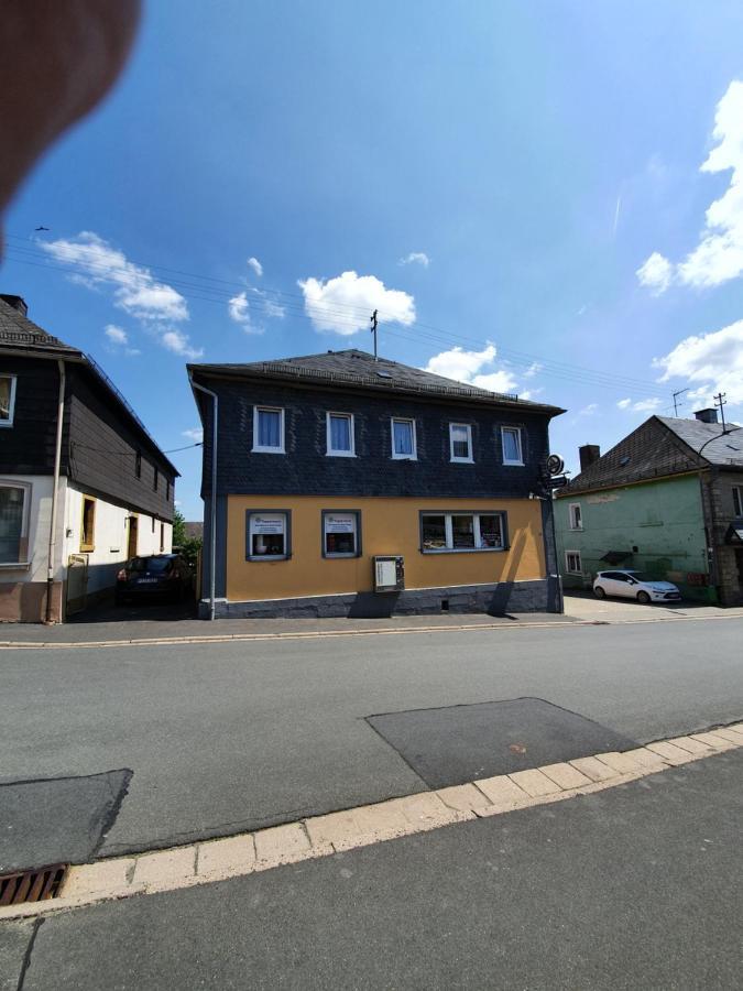 Gaestehaus Weisses Lamm - Monteurzimmer Nordhalben Bagian luar foto