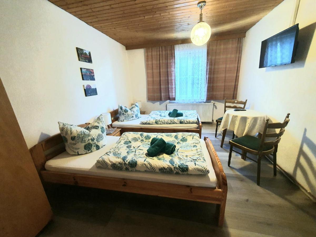 Gaestehaus Weisses Lamm - Monteurzimmer Nordhalben Bagian luar foto