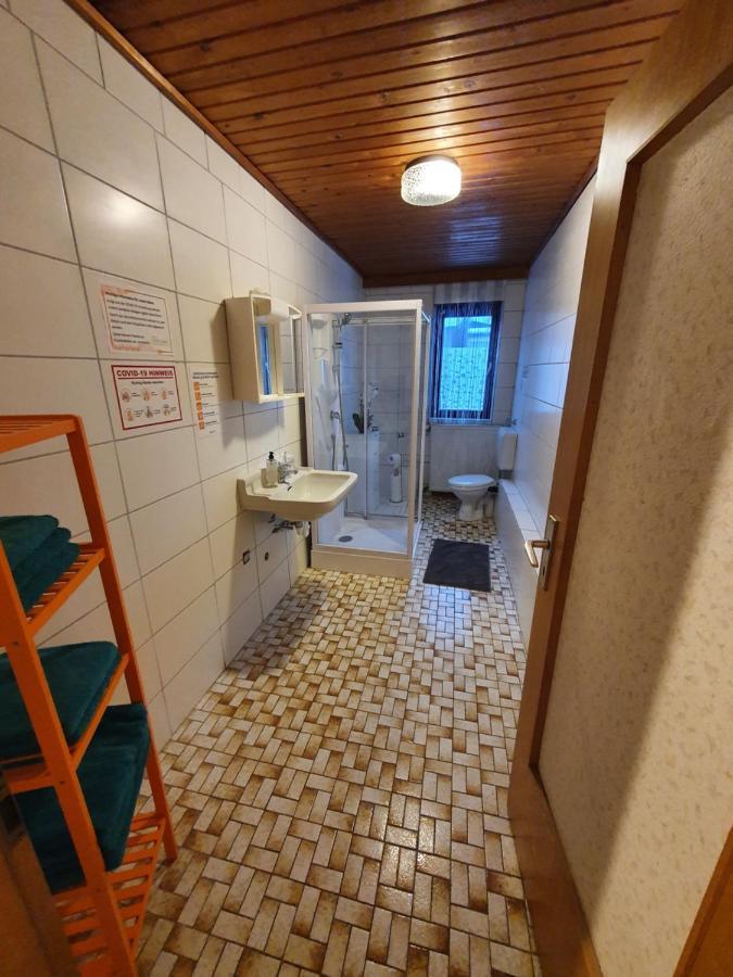 Gaestehaus Weisses Lamm - Monteurzimmer Nordhalben Bagian luar foto
